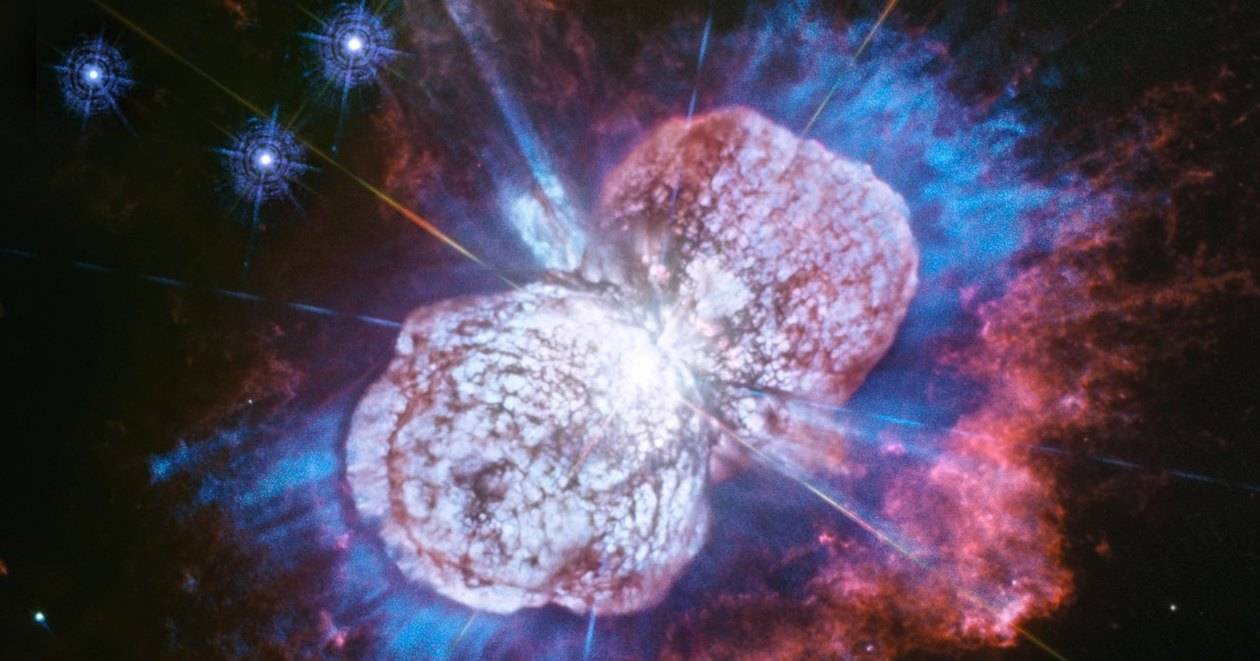 «Хаббл» получил новое изображение гигантской двойной звезды